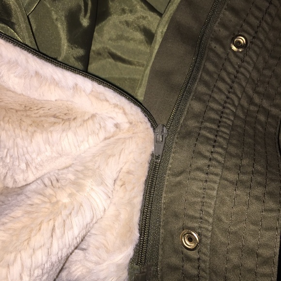 NWOT XS Parka With Faux Fur - Picture 5 of 7